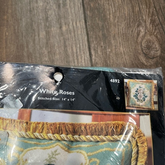 Bucilla WHITE ROSES Needlepoint Pillow Top Kit # 4892 NIP Persian Wool 14" X 14" - Picture 4 of 8